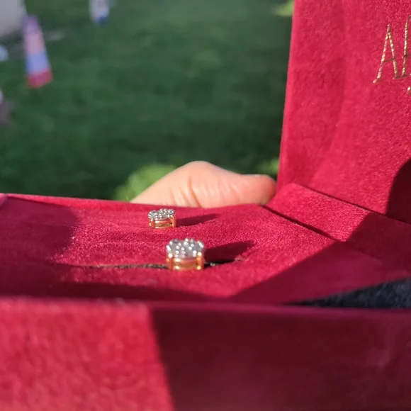 QVC Affinity 1/2 Ctw Diamond Stud Earrings -14k YG - Picture 11 of 11